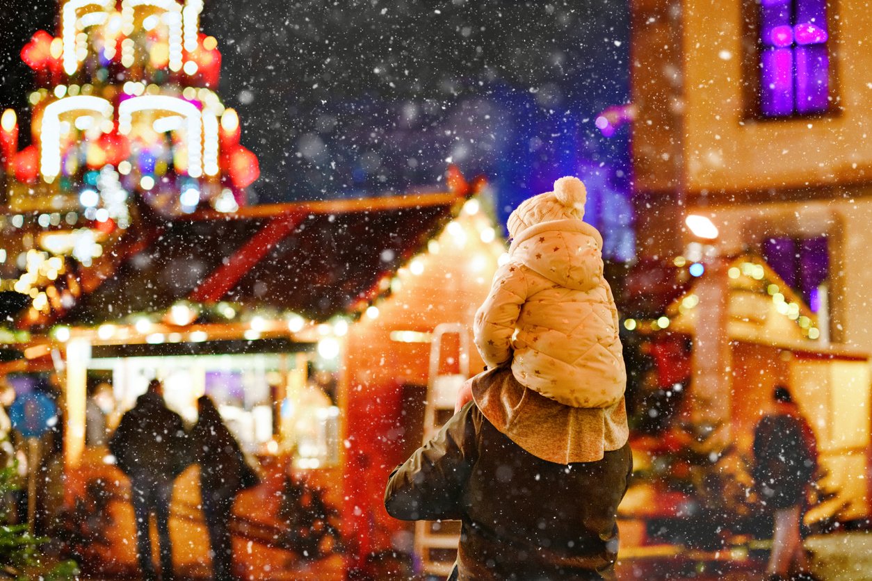 father and child at German Christmas market