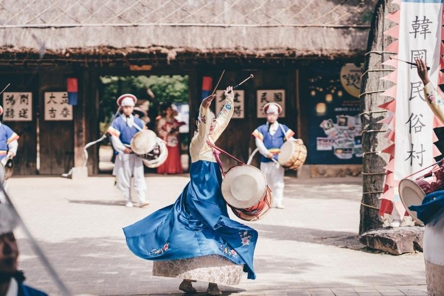 woman dancer in south korea