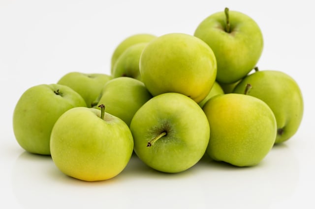 apple-fruit-green-healthy-37645.jpeg