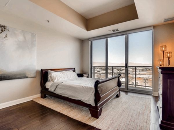 Las Vegas Apartment master suite