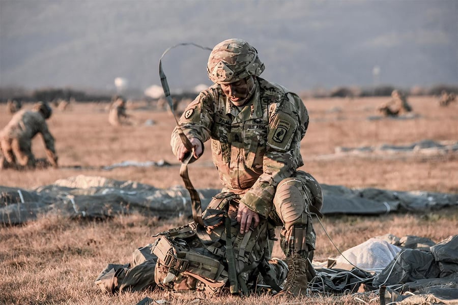 Soldier airborne operation in Italy