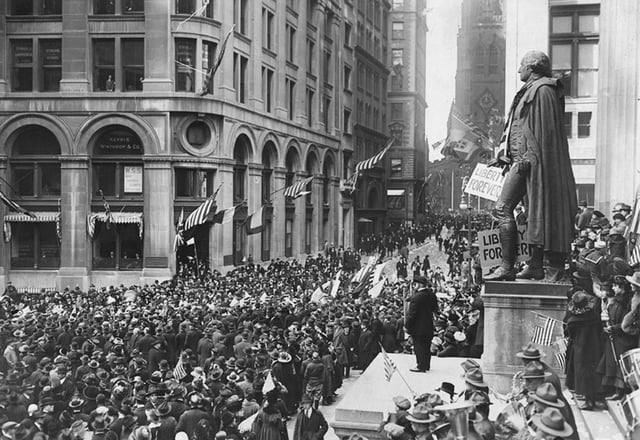Armistice_Day,_Wall_Street.jpg