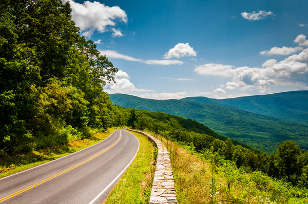 Skyline Drive and view of the Blue Ridge Mountains, in Shenandoah National Park, Virginia.