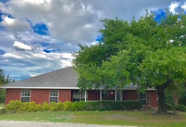 County Road Exterior Home Near Fort Hood