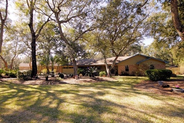 Lido Circle home in Niceville, Florida