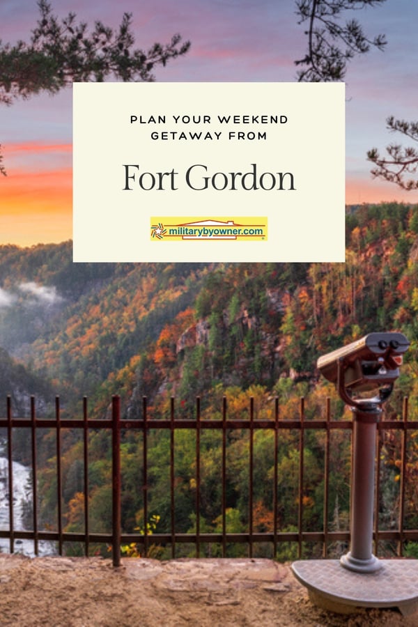 view of fall trees from lookout with textPlan your weekend getaway from Fort Gordon