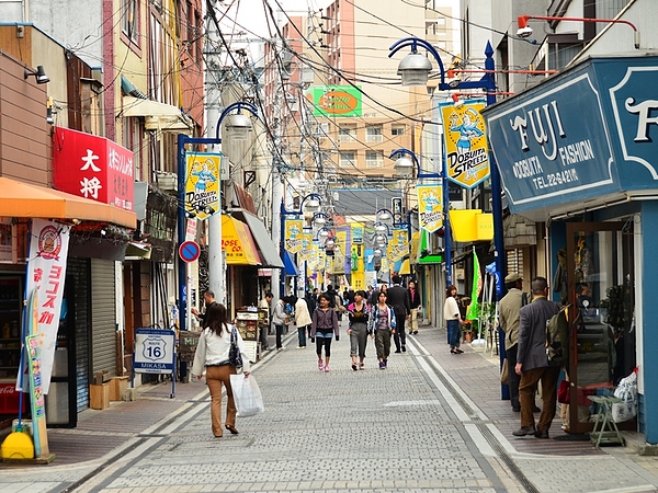 Yokosuka_DobuitaStreet 