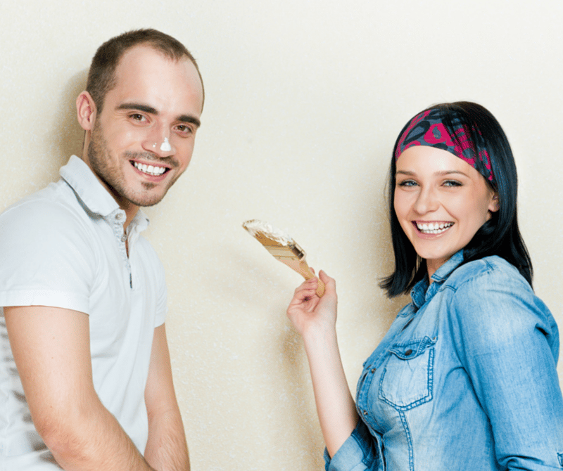 couple_painting_house
