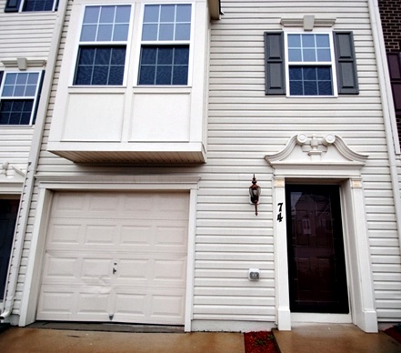 Stafford townhome with easy commute to Quantico. 