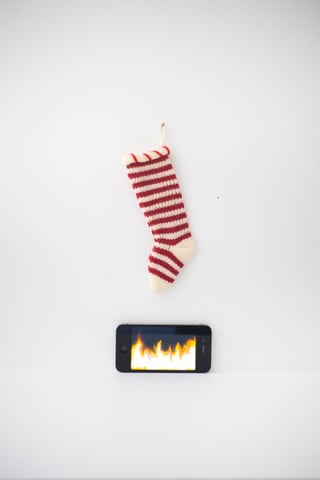 iphone-fire-and-stocking-2