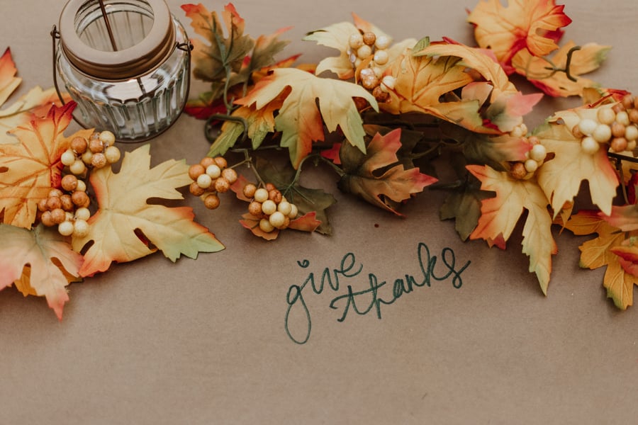 leaves on butcher paper for Thanksgiving tablescape