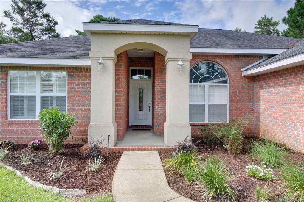 Take a Tour of 3 Homes for Sale Near Hurlburt Field, Florida