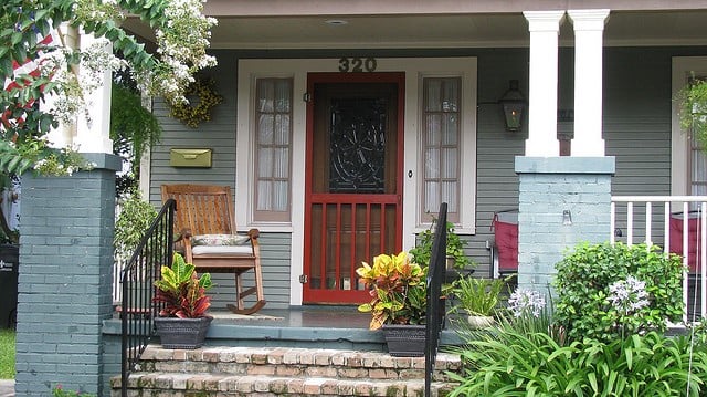 Pretty_front_porch